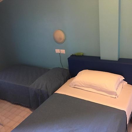 Hotel Albatros Roseto Degli Abruzzi Extérieur photo