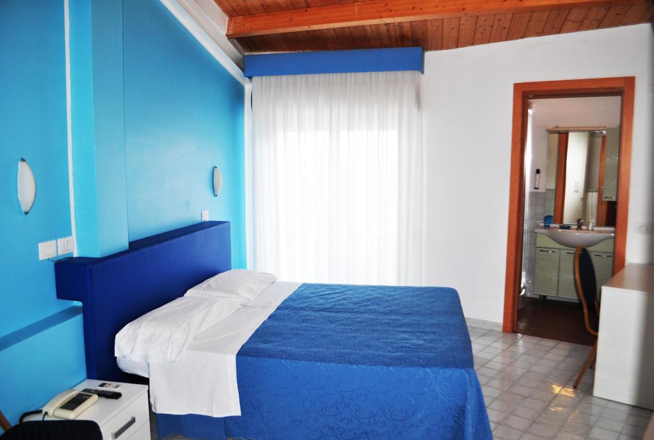 Hotel Albatros Roseto Degli Abruzzi Extérieur photo