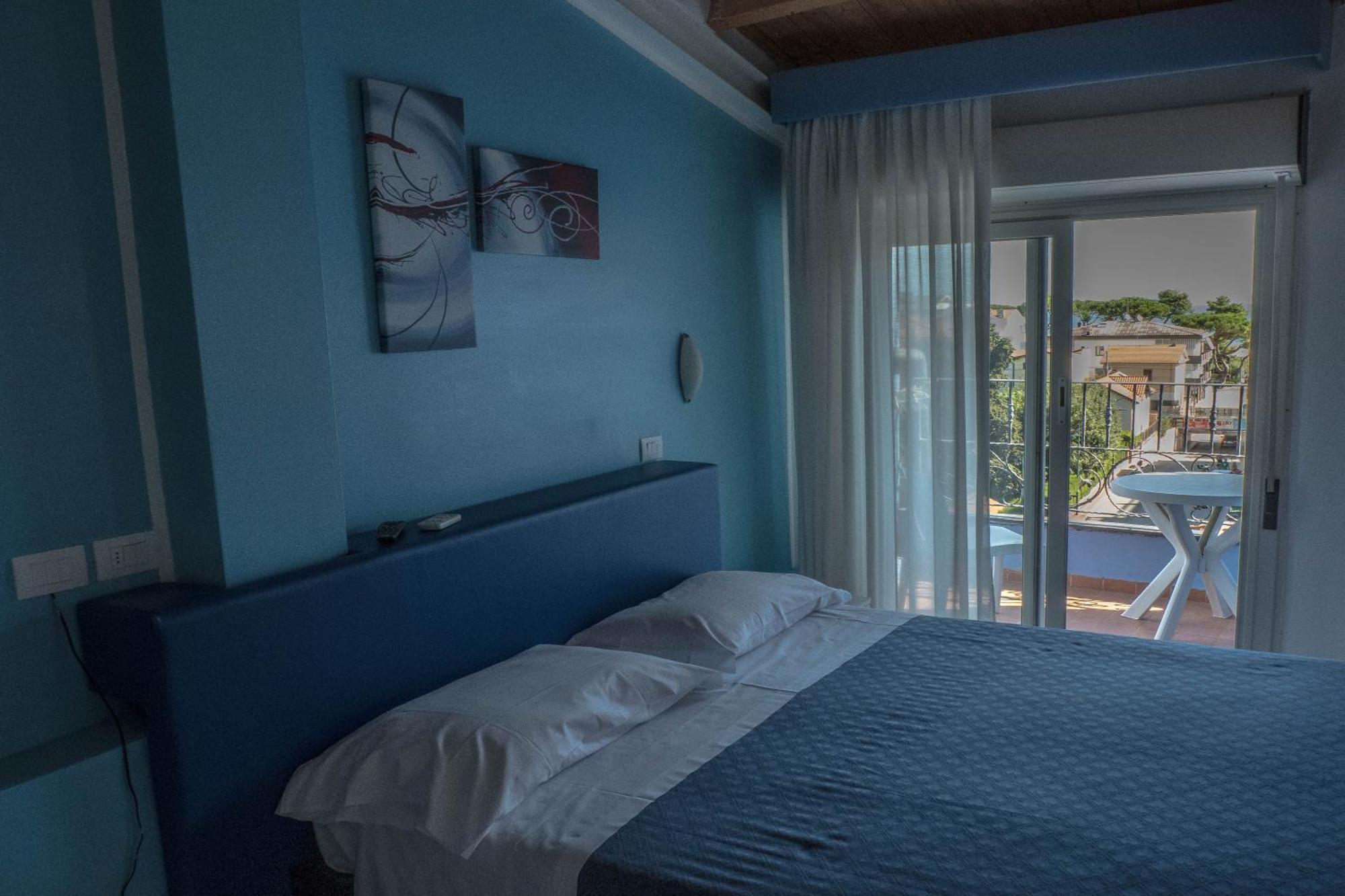 Hotel Albatros Roseto Degli Abruzzi Extérieur photo