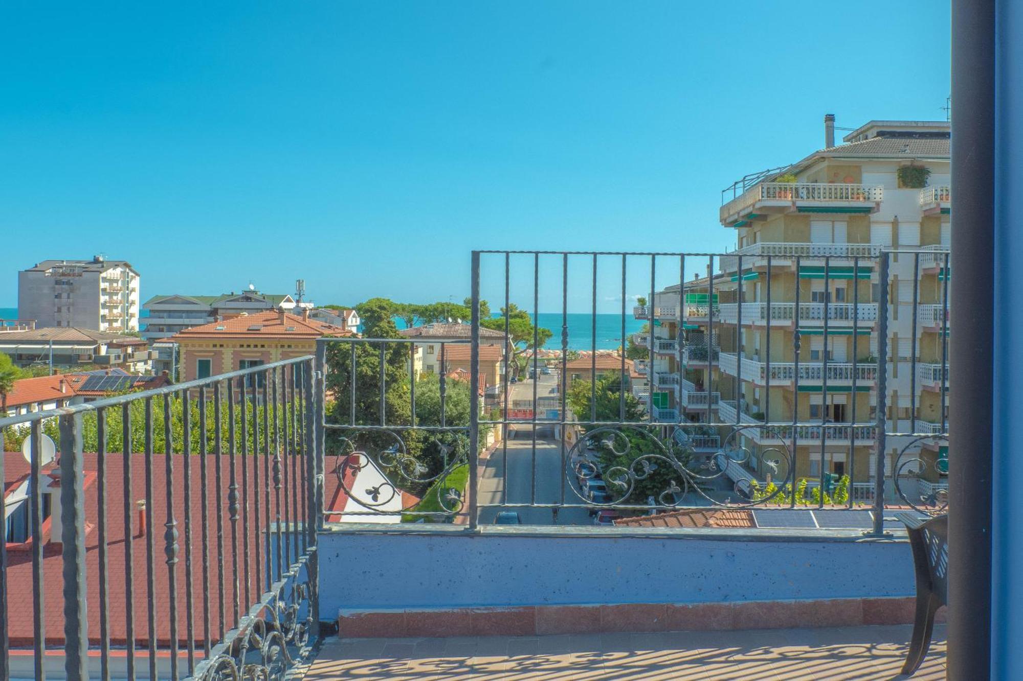 Hotel Albatros Roseto Degli Abruzzi Extérieur photo