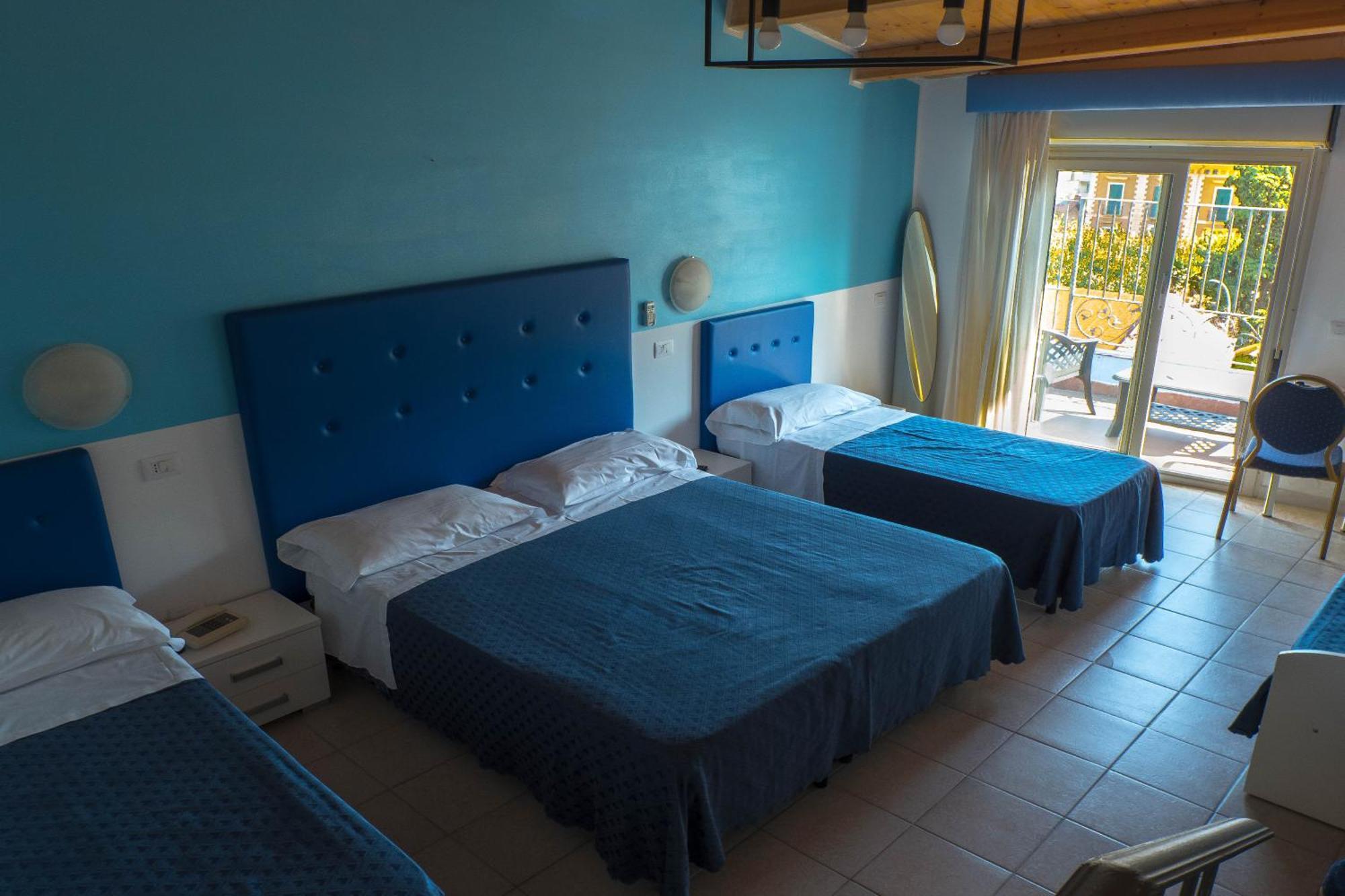 Hotel Albatros Roseto Degli Abruzzi Extérieur photo