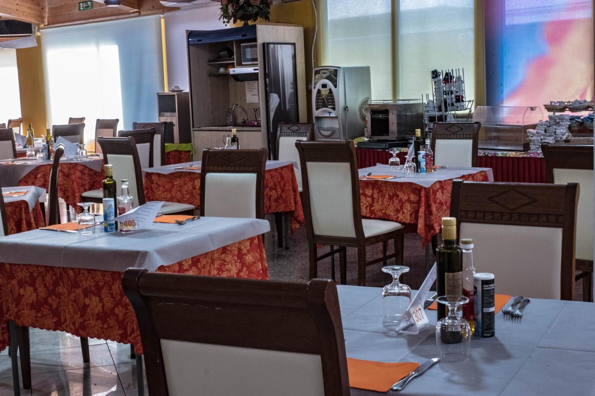 Hotel Albatros Roseto Degli Abruzzi Extérieur photo