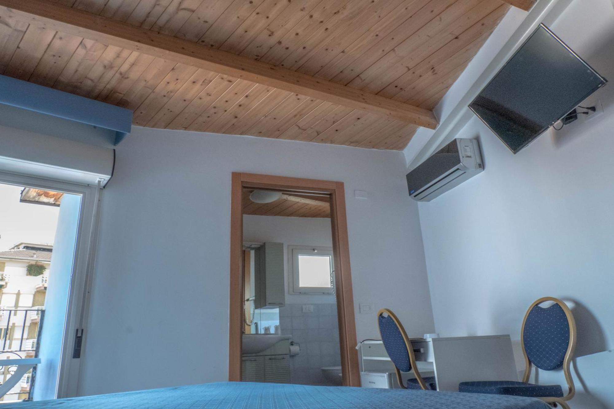 Hotel Albatros Roseto Degli Abruzzi Extérieur photo