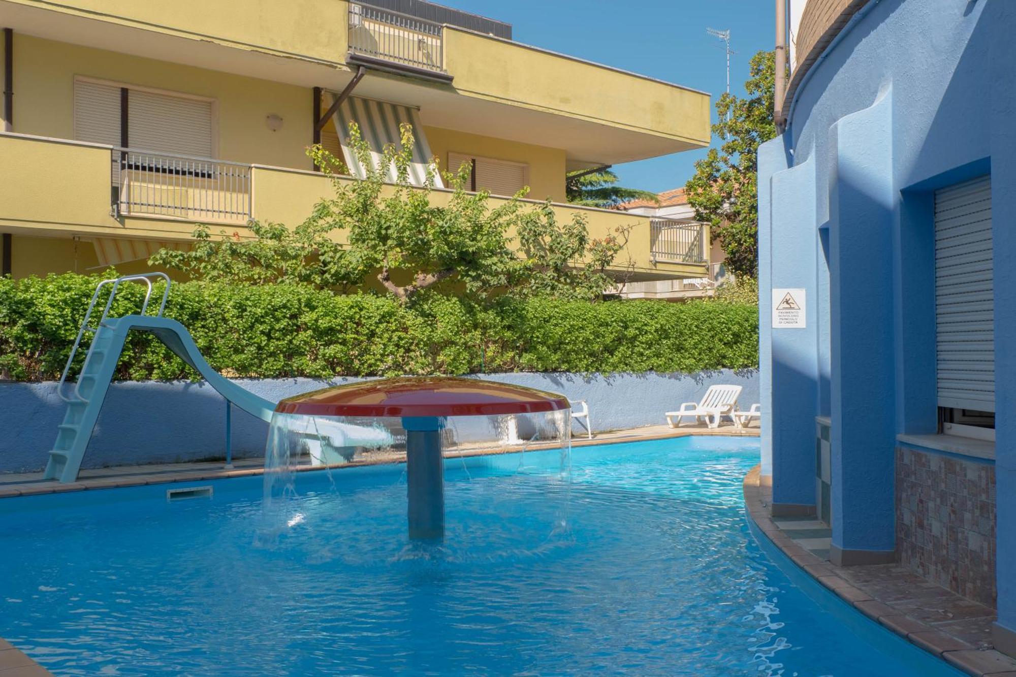 Hotel Albatros Roseto Degli Abruzzi Extérieur photo