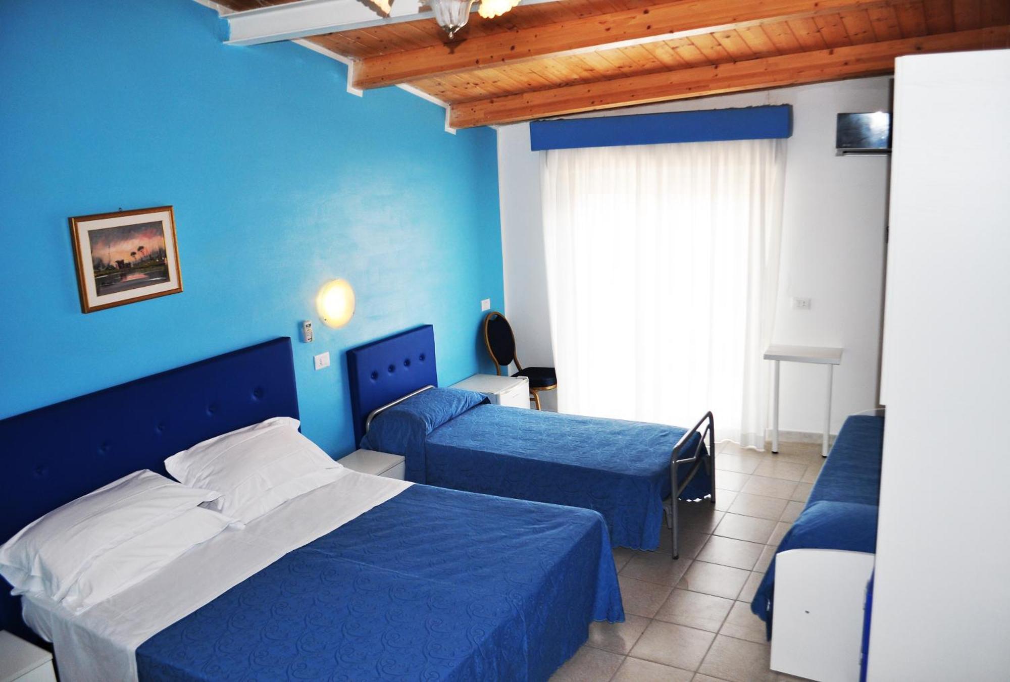 Hotel Albatros Roseto Degli Abruzzi Extérieur photo