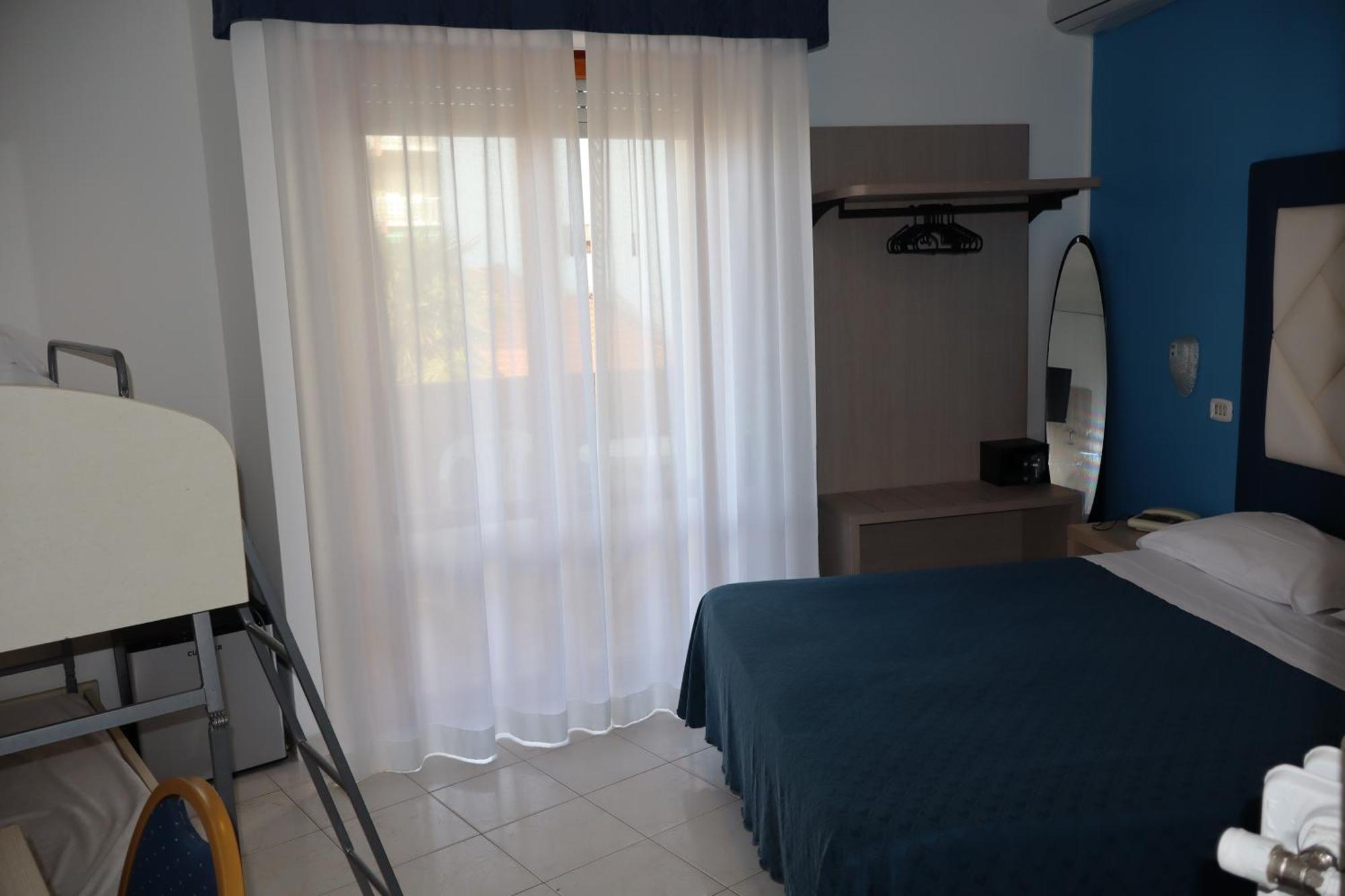 Hotel Albatros Roseto Degli Abruzzi Extérieur photo