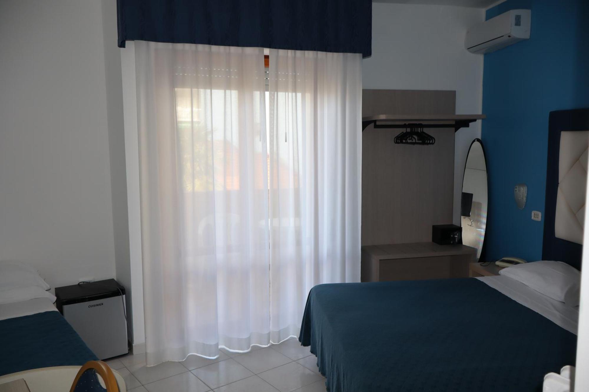 Hotel Albatros Roseto Degli Abruzzi Extérieur photo