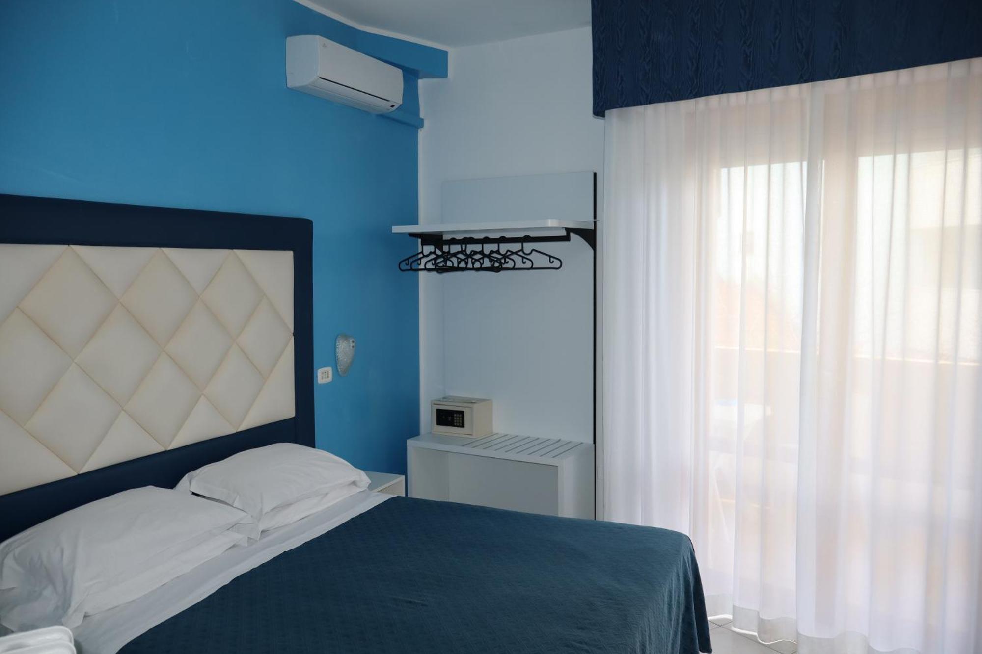 Hotel Albatros Roseto Degli Abruzzi Extérieur photo