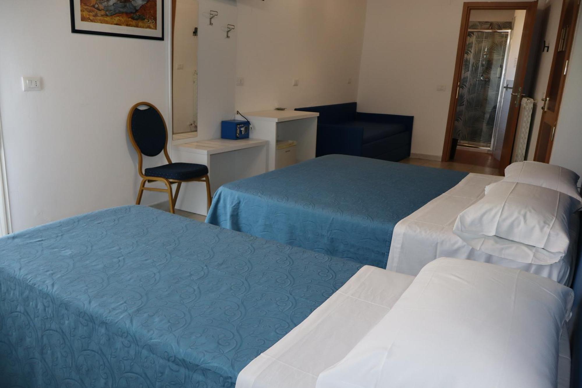 Hotel Albatros Roseto Degli Abruzzi Extérieur photo