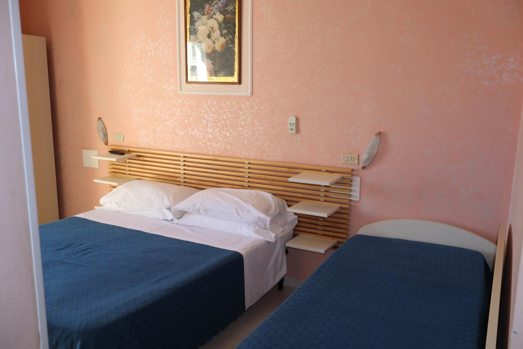 Hotel Albatros Roseto Degli Abruzzi Extérieur photo